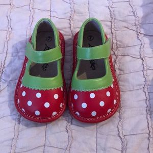 Ladybug Laniecakes squeaker Mary Janes in Size 7 t